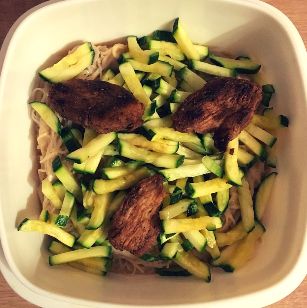 Erdnusssauce, Erdnußsauce, Reisnudeln, Thainudeln, Zucchini